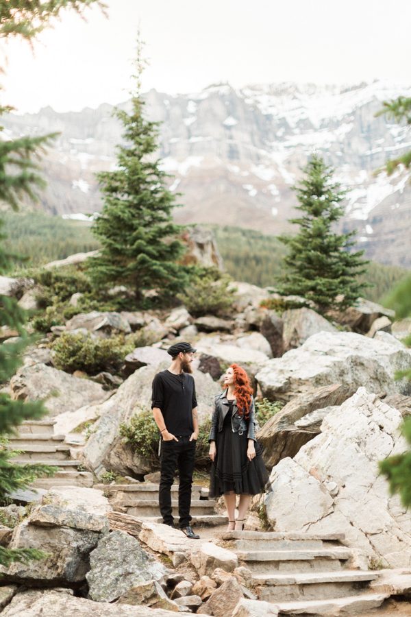 this-couples-edgy-glam-style-gave-the-beauty-at-moraine-lake-a-run-for-its-money-21