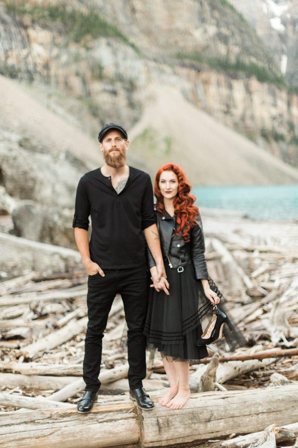 this-couples-edgy-glam-style-gave-the-beauty-at-moraine-lake-a-run-for-its-money-23