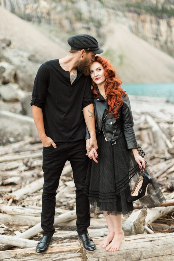 this-couples-edgy-glam-style-gave-the-beauty-at-moraine-lake-a-run-for-its-money-24