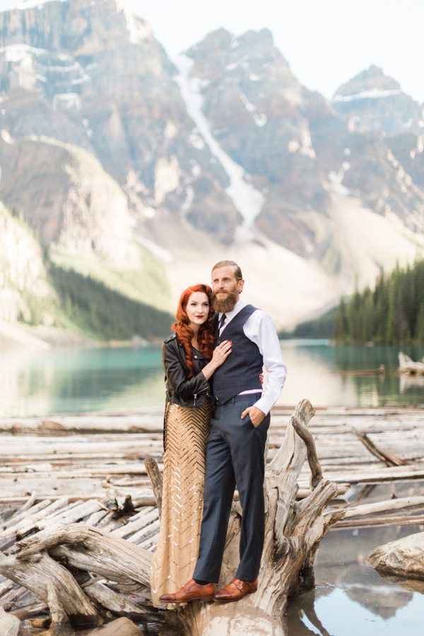 this-couples-edgy-glam-style-gave-the-beauty-at-moraine-lake-a-run-for-its-money-5