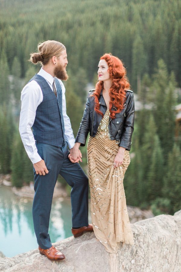 this-couples-edgy-glam-style-gave-the-beauty-at-moraine-lake-a-run-for-its-money-7