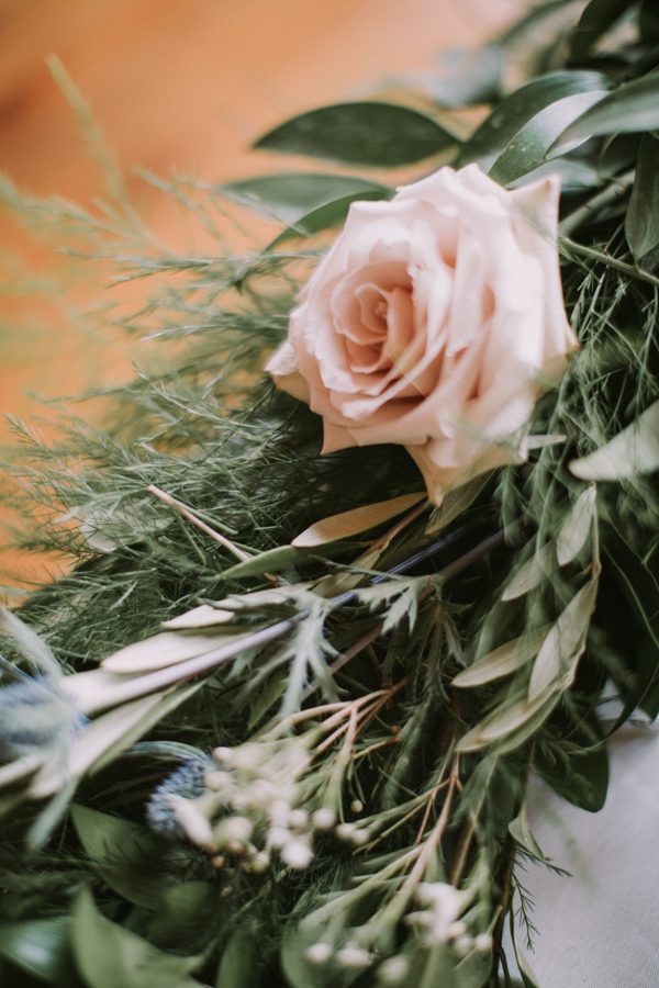 this-maine-barn-wedding-serves-up-muted-colors-and-a-bit-of-edge-20