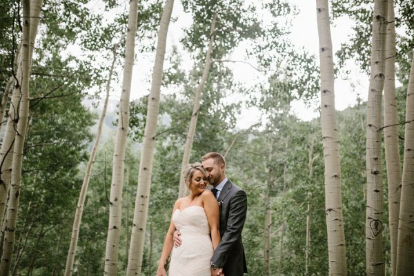 this-maroon-bells-ampitheater-wedding-proves-that-intimate-affairs-can-be-totally-epic-14