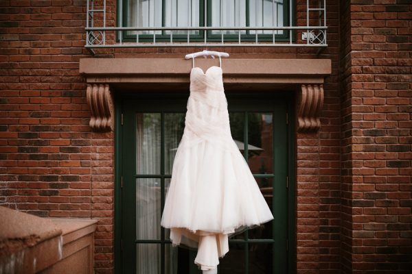 this-maroon-bells-ampitheater-wedding-proves-that-intimate-affairs-can-be-totally-epic-22