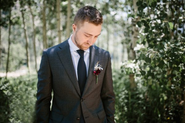 this-maroon-bells-ampitheater-wedding-proves-that-intimate-affairs-can-be-totally-epic-26