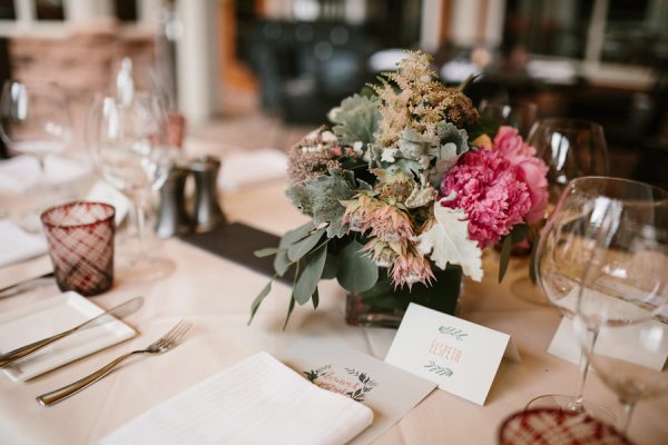 this-maroon-bells-ampitheater-wedding-proves-that-intimate-affairs-can-be-totally-epic-30