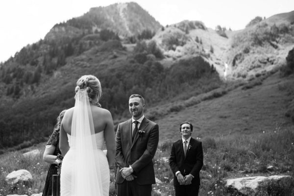 this-maroon-bells-ampitheater-wedding-proves-that-intimate-affairs-can-be-totally-epic-33