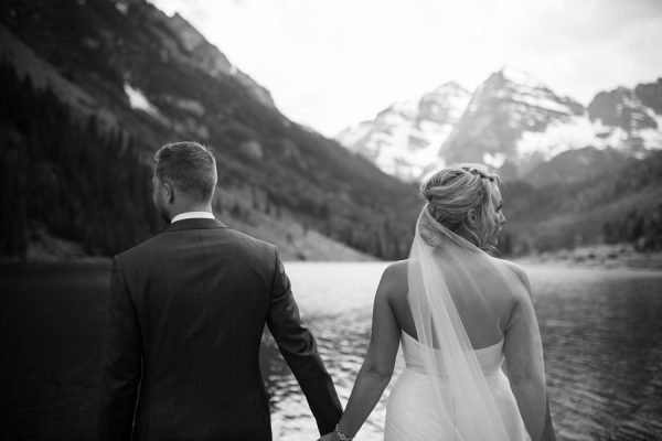 this-maroon-bells-ampitheater-wedding-proves-that-intimate-affairs-can-be-totally-epic-7