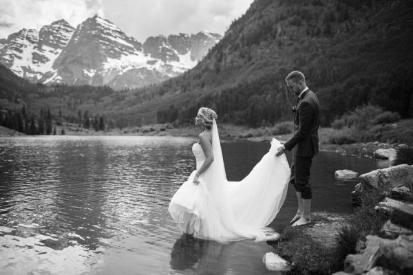 this-maroon-bells-ampitheater-wedding-proves-that-intimate-affairs-can-be-totally-epic-9