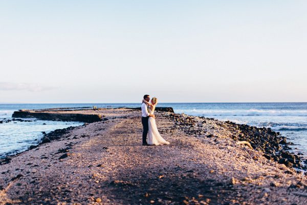 this-olowalu-plantation-house-wedding-marries-hawaiian-tradition-and-new-england-charm-42