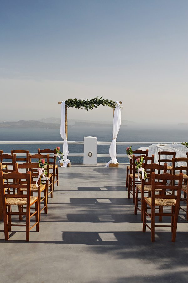 we-love-the-reason-why-this-couple-chose-santorini-for-their-destination-wedding-36