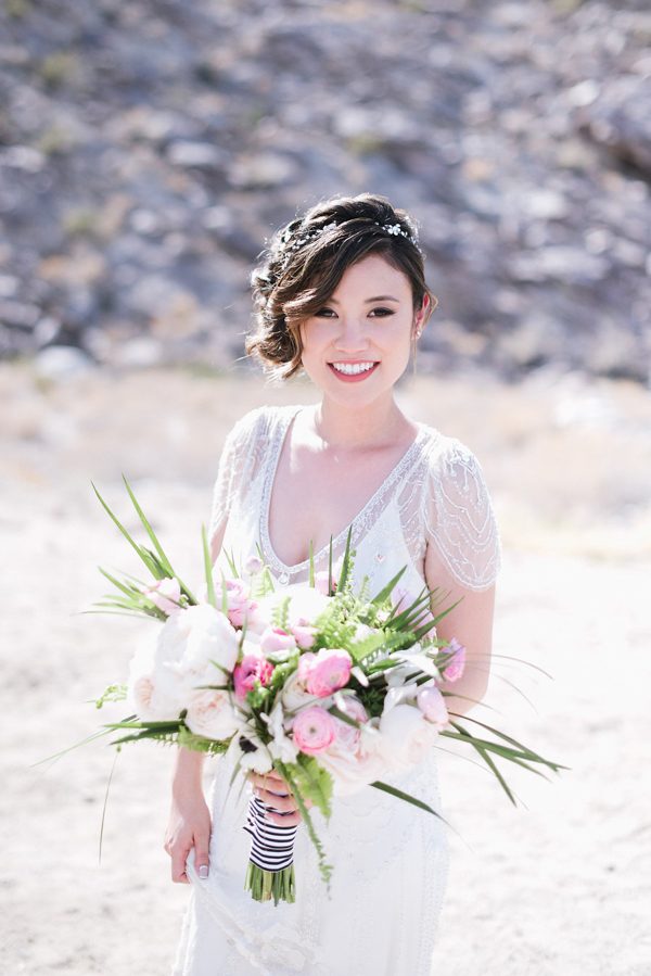 whimsical-black-white-palm-springs-wedding-avalon-hotel-35