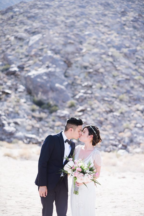 whimsical-black-white-palm-springs-wedding-avalon-hotel-36