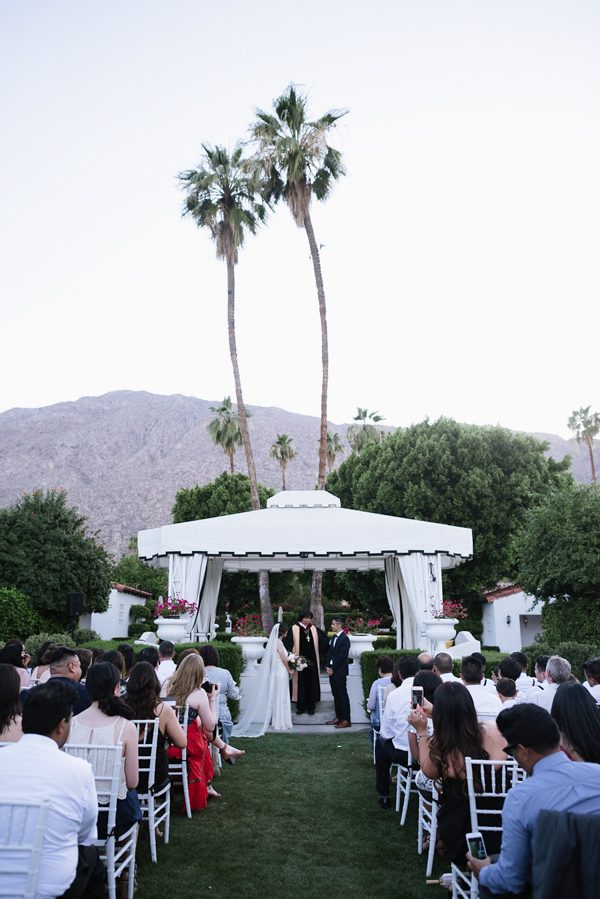 whimsical-black-white-palm-springs-wedding-avalon-hotel-44