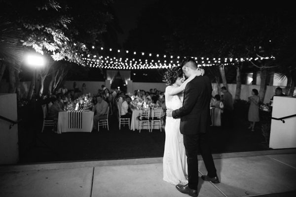 whimsical-black-white-palm-springs-wedding-avalon-hotel-8