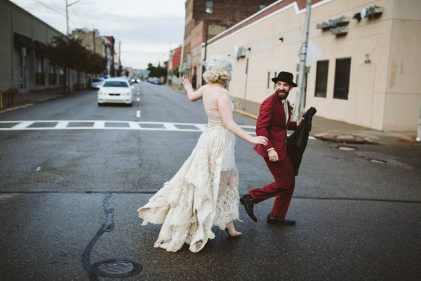 edgy-pittsburgh-wedding-at-bar-marco-hot-metal-studio-43