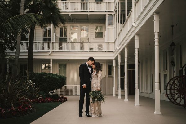 modern-classic-coronado-wedding-in-black-white-and-gold-brandi-potter-photography-17