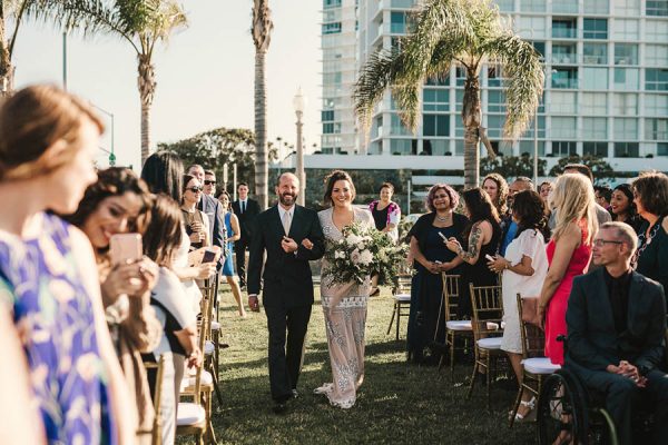 modern-classic-coronado-wedding-in-black-white-and-gold-brandi-potter-photography-8