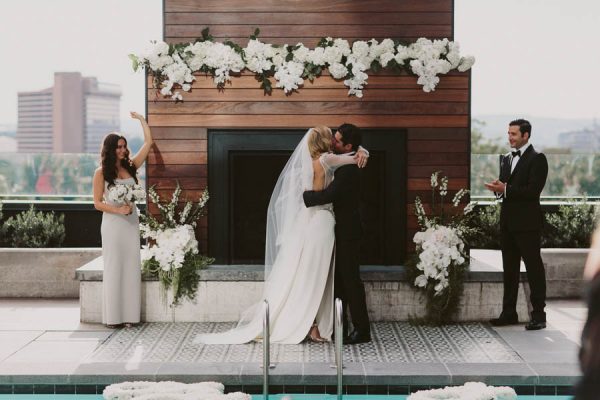 this-austin-rooftop-wedding-at-hotel-van-zandt-is-impossibly-glam-brandon-scott-photography-8