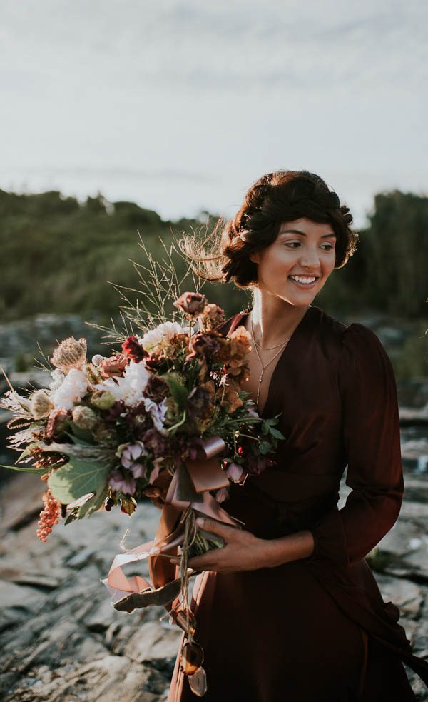 this-beachy-bridal-inspiration-has-a-moody-romantic-twist-allison-markova-photography-21