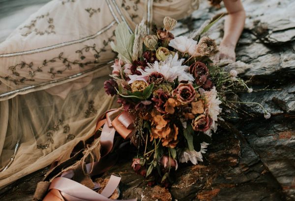 this-beachy-bridal-inspiration-has-a-moody-romantic-twist-allison-markova-photography-24