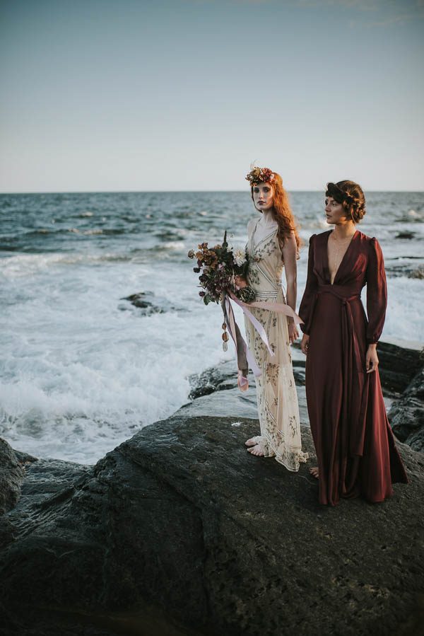 this-beachy-bridal-inspiration-has-a-moody-romantic-twist-allison-markova-photography-27