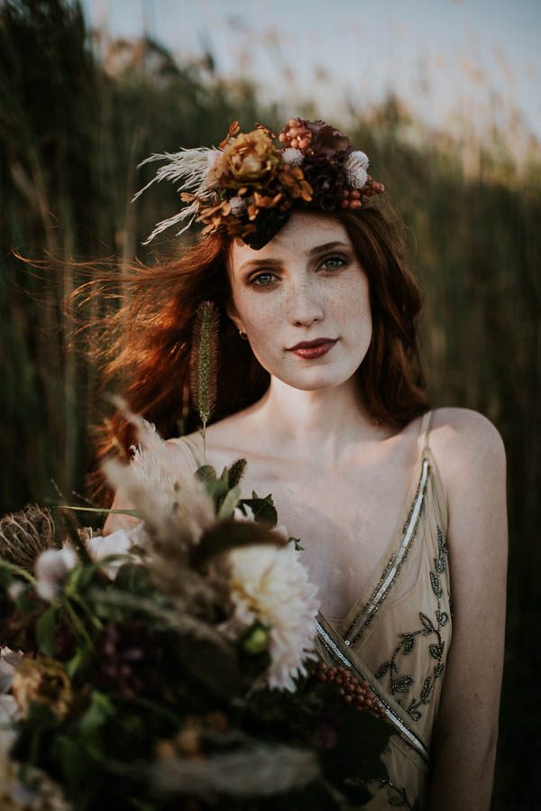 this-beachy-bridal-inspiration-has-a-moody-romantic-twist-allison-markova-photography-3