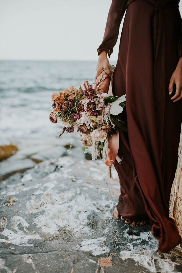 this-beachy-bridal-inspiration-has-a-moody-romantic-twist-allison-markova-photography-33