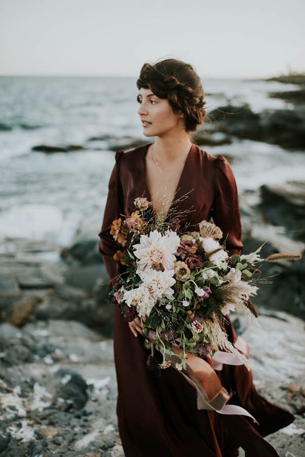 this-beachy-bridal-inspiration-has-a-moody-romantic-twist-allison-markova-photography-38