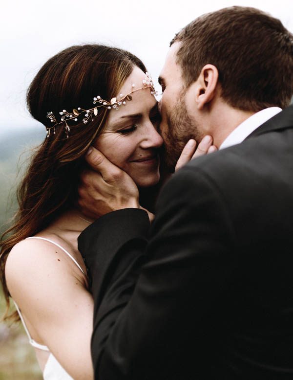 this-couple-took-a-romantic-mountain-hike-before-their-meridell-park-wedding-anni-graham-photography-21