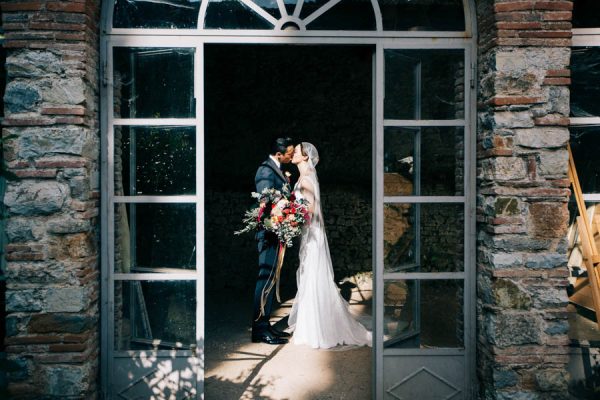 this-villa-catureglio-wedding-captured-the-magic-of-tuscany-for-out-of-town-guests-stefano-santucci-20