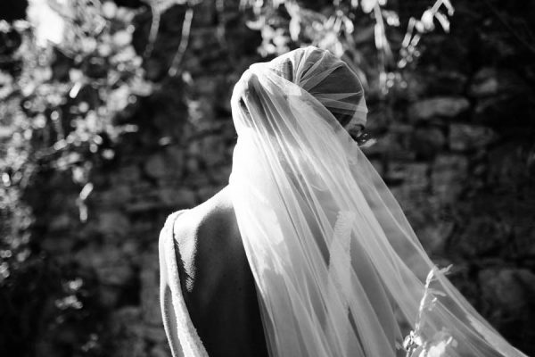 this-villa-catureglio-wedding-captured-the-magic-of-tuscany-for-out-of-town-guests-stefano-santucci-26