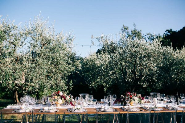 this-villa-catureglio-wedding-captured-the-magic-of-tuscany-for-out-of-town-guests-stefano-santucci-41