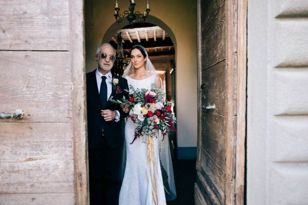 this-villa-catureglio-wedding-captured-the-magic-of-tuscany-for-out-of-town-guests-stefano-santucci-8