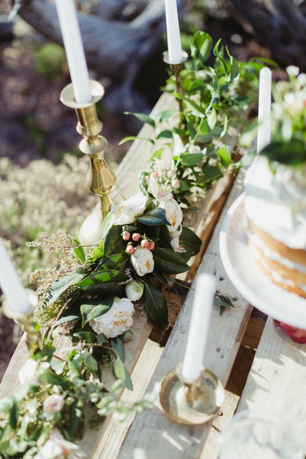 vintage-inspired-sedona-elopement-at-yavapai-point-overlooking-bell-rock-andy-roberts-photography-49