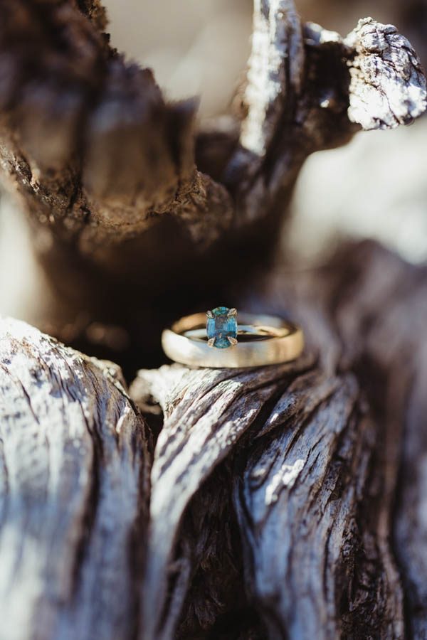 vintage-inspired-sedona-elopement-at-yavapai-point-overlooking-bell-rock-andy-roberts-photography-6