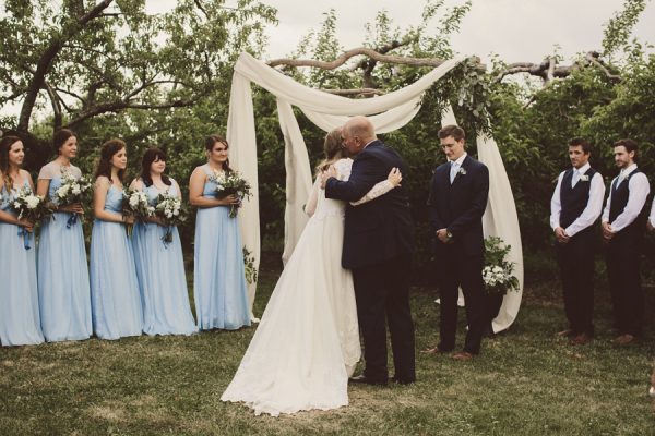 baby-blue-michigan-wedding-on-an-apple-orchard-23