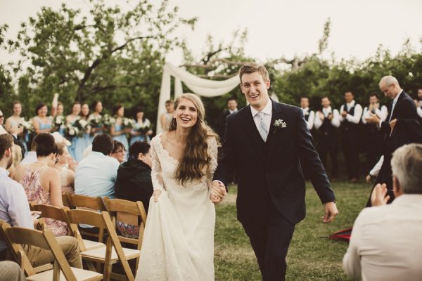 baby-blue-michigan-wedding-on-an-apple-orchard-28