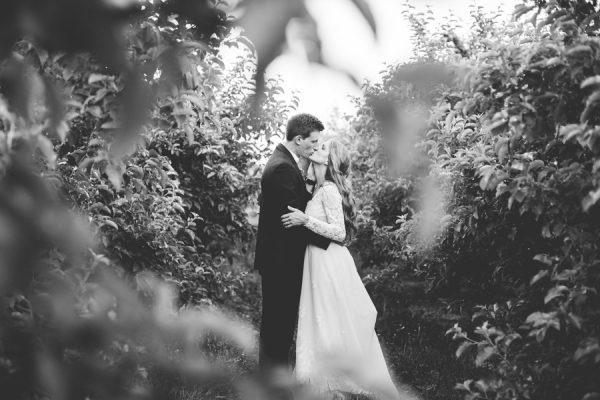 baby-blue-michigan-wedding-on-an-apple-orchard-39