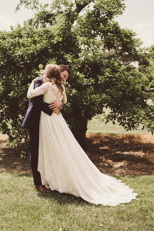 baby-blue-michigan-wedding-on-an-apple-orchard-6