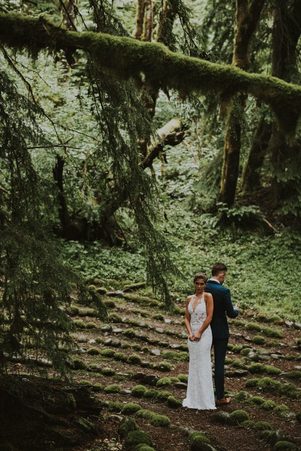 cozy-mount-rainier-wedding-at-the-wellspring-spa-10