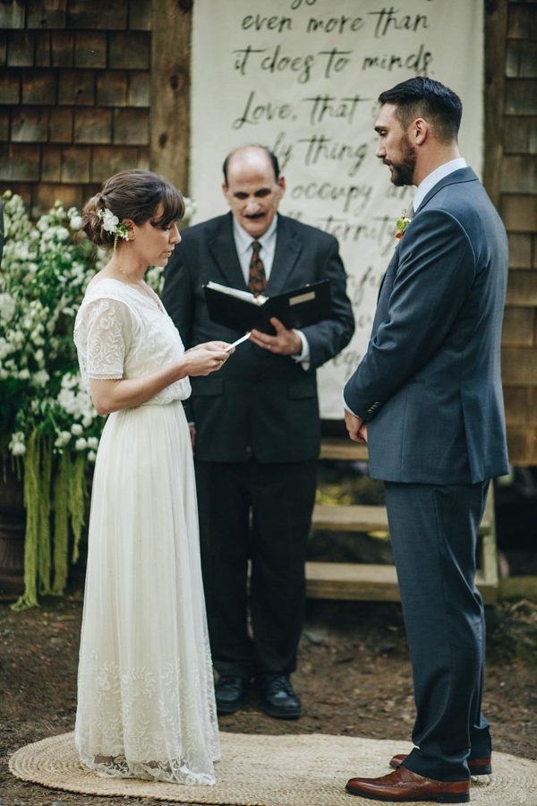 creative-somerville-massachusetts-wedding-at-warehouse-xi-17