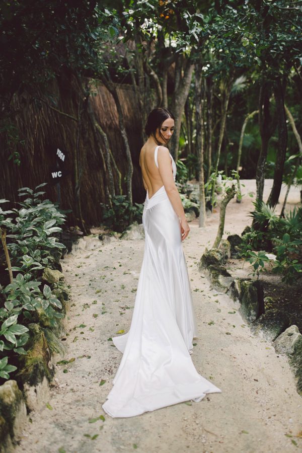 elegant-tulum-destination-wedding-in-black-white-14