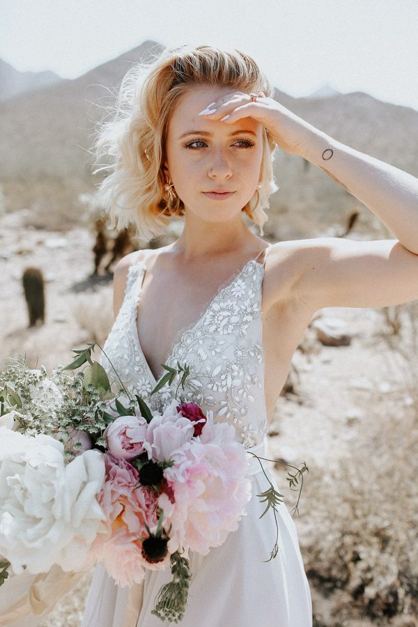 fashion-forward-scottsdale-wedding-in-black-grey-and-rose-gold-24