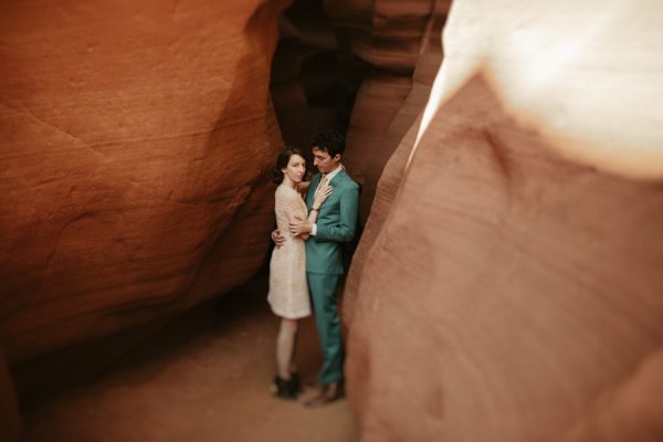 impossibly-adorable-antelope-canyon-and-horseshoe-bend-engagement-session-14