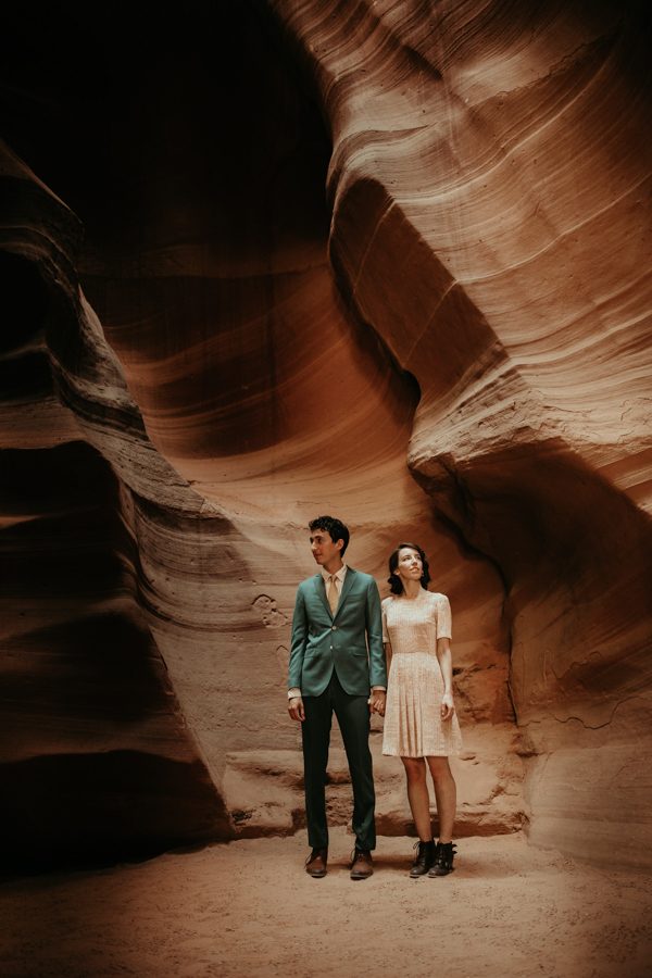 impossibly-adorable-antelope-canyon-and-horseshoe-bend-engagement-session-15