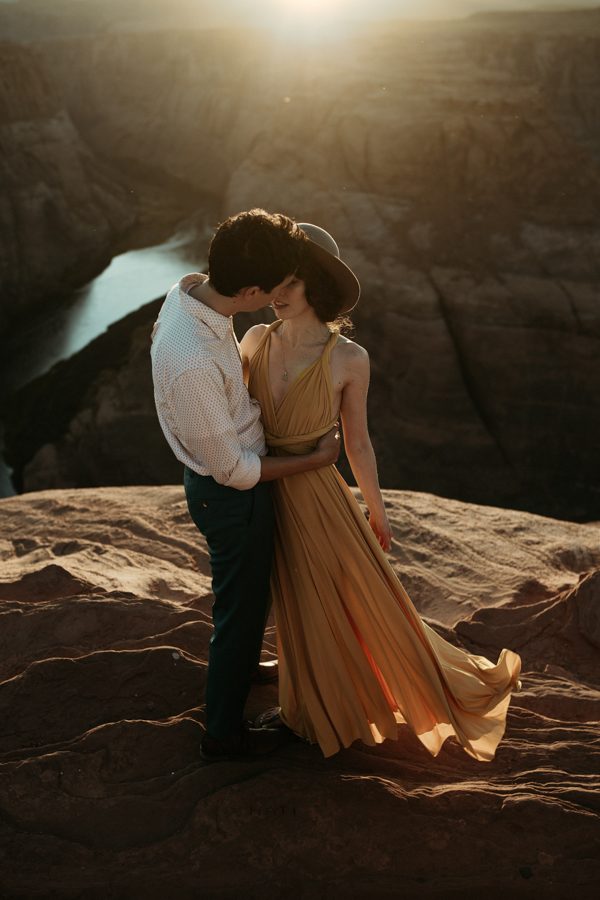 impossibly-adorable-antelope-canyon-and-horseshoe-bend-engagement-session-28