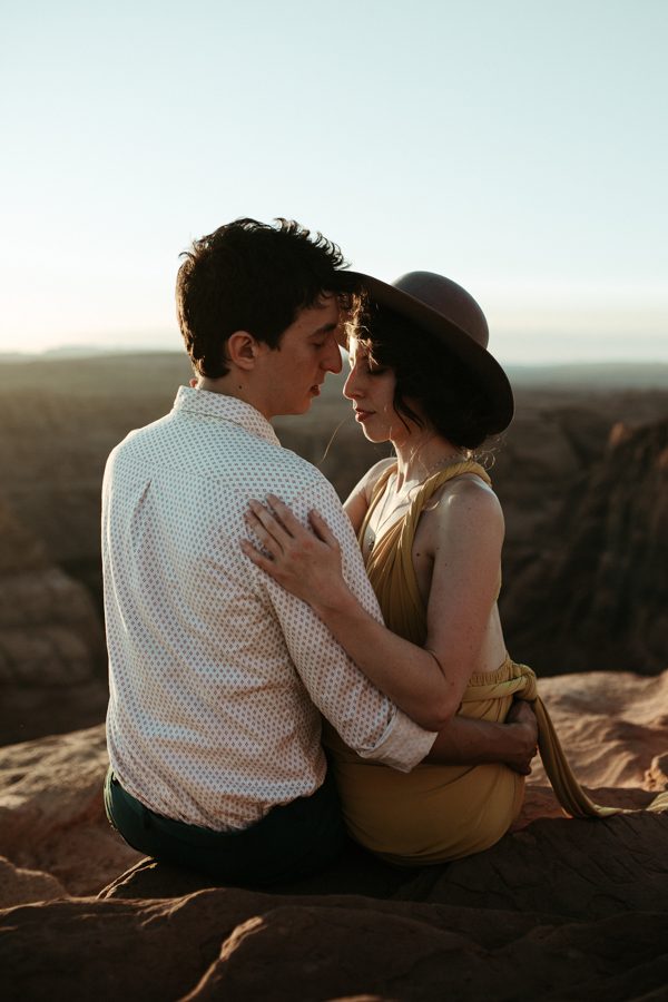 impossibly-adorable-antelope-canyon-and-horseshoe-bend-engagement-session-29