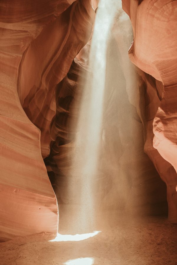 impossibly-adorable-antelope-canyon-and-horseshoe-bend-engagement-session-9
