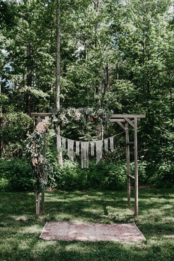 relaxed-boho-north-carolina-wedding-at-rock-quarry-farm-22